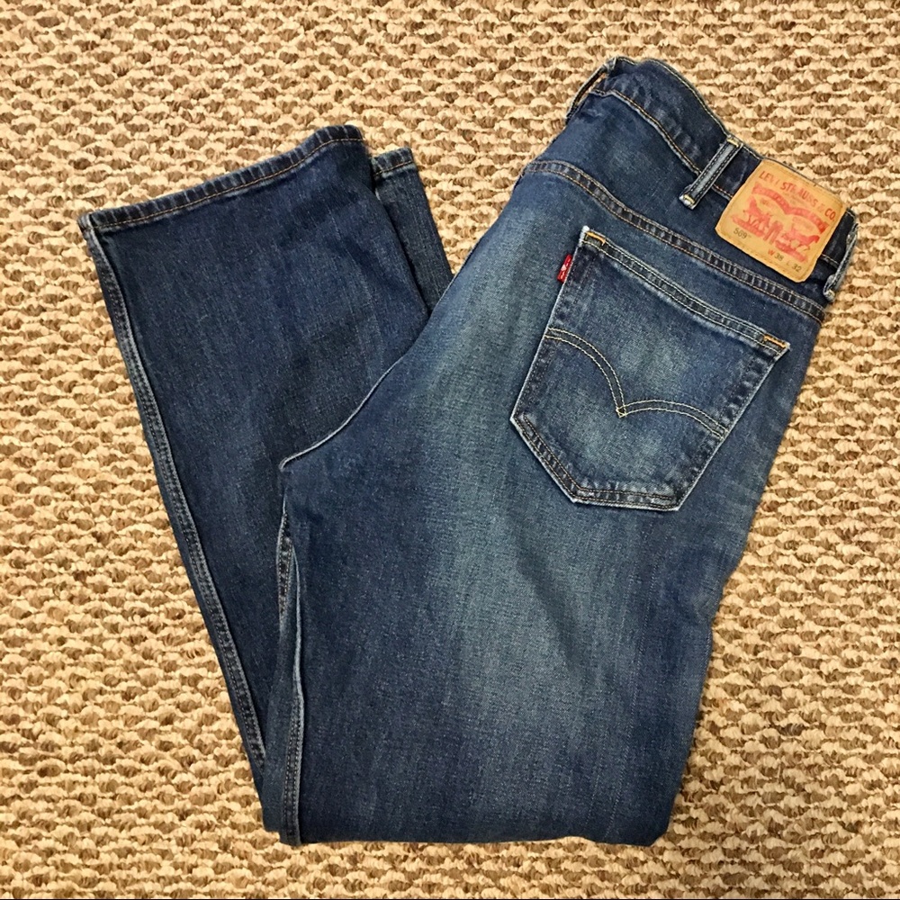 Levi men Jeans style 569 size 38x32